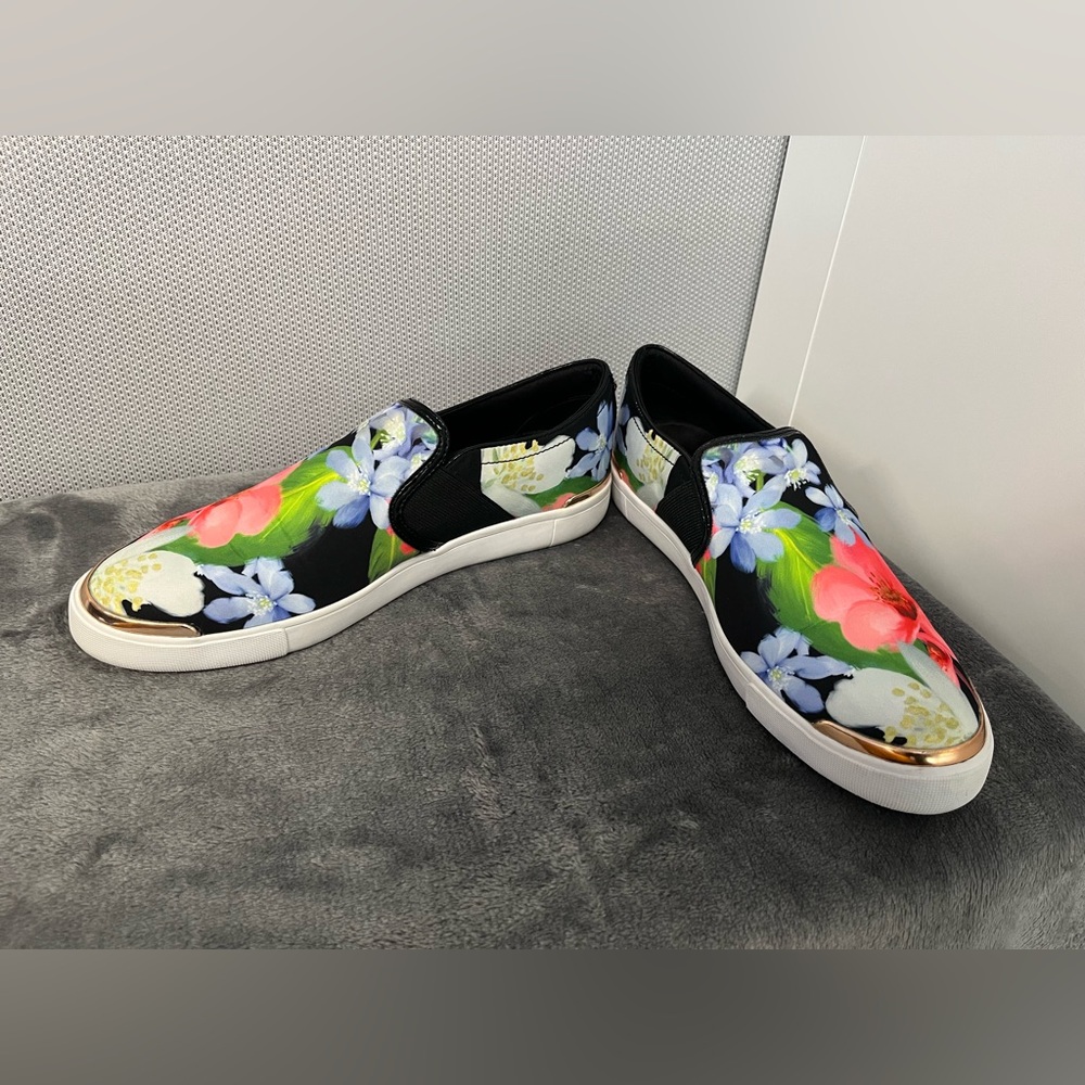 Ted Baker London Laulei floral slip-on sneakers w/ gold accents. Pink, blue. 9 - Picture 2 of 11